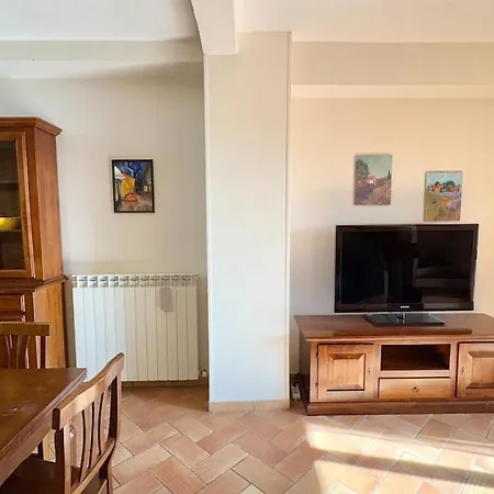 Apartment Sunflower Near The Center With Private Parking